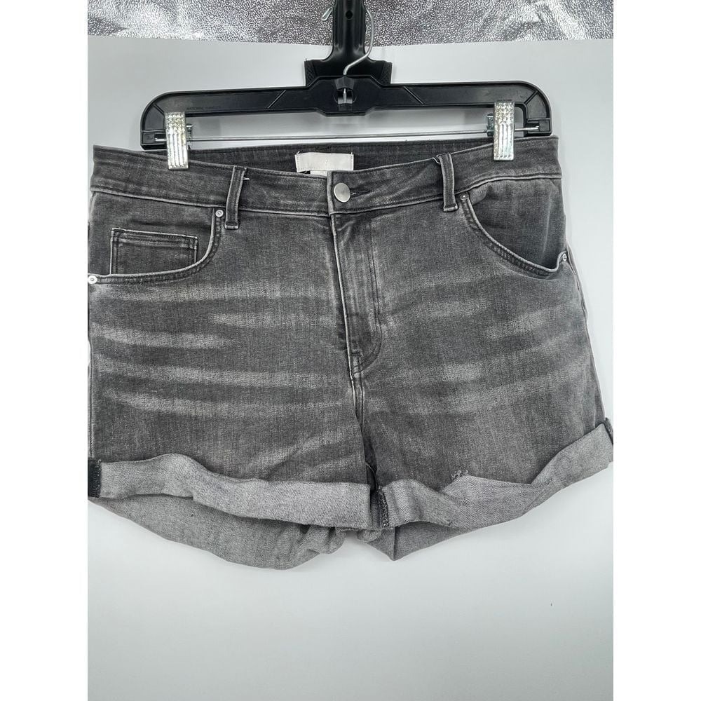 H&M size M gray Denim shorts Versatile Casual Wear